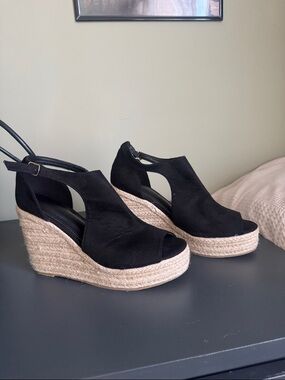 Black Espadrille Wedge Sandals – Women’s Size 39 (US 8–8.5) – Used Once